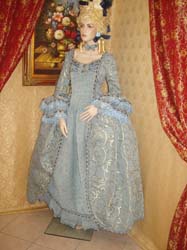 Costume