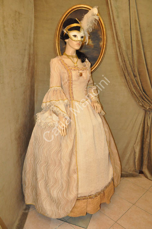 Costume-Storico-Donna-1700