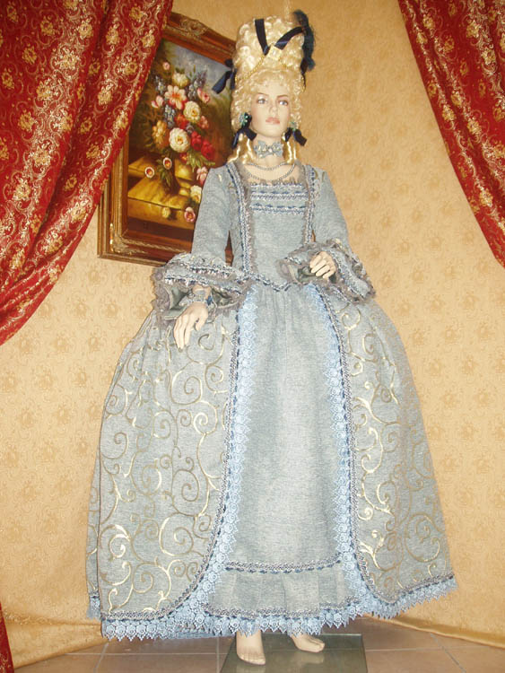 Costume