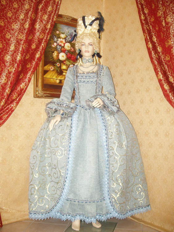 Costume