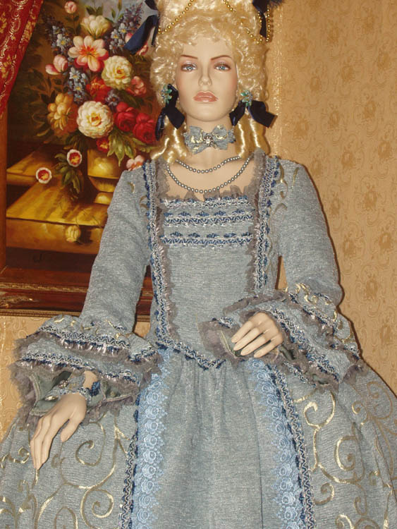 Costume