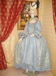 Costume
