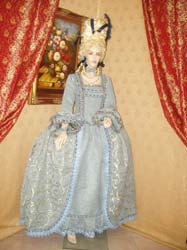 Costume