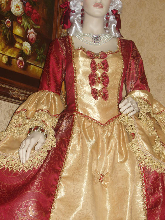 Costume
