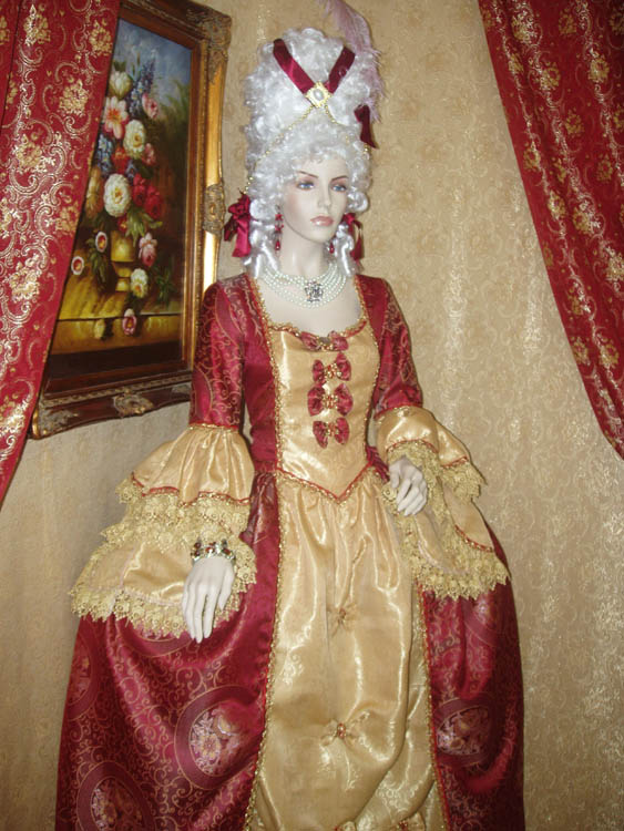 Costume