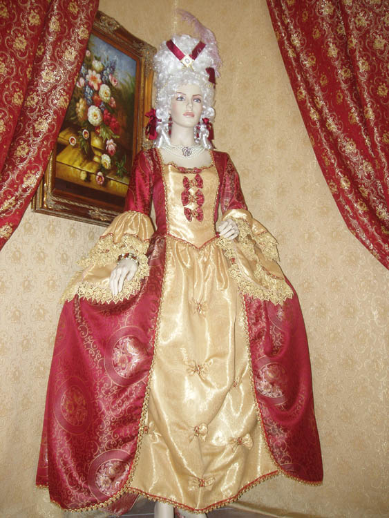 Costume