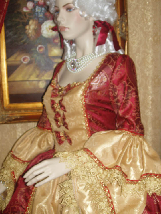 Costume