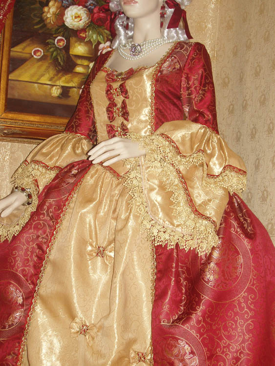 Costume