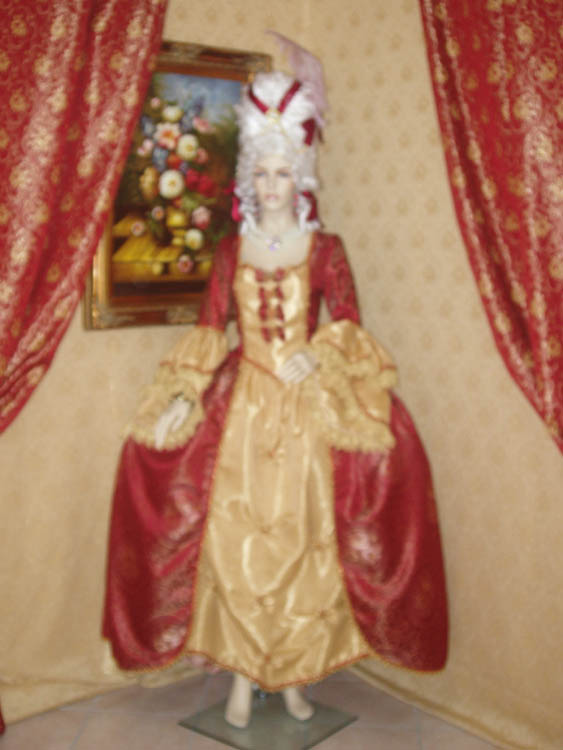 Costume