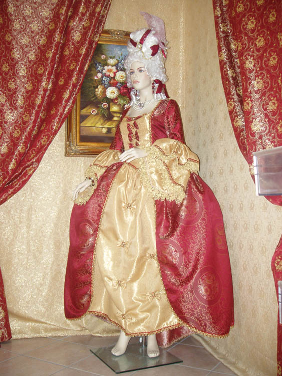 Costume