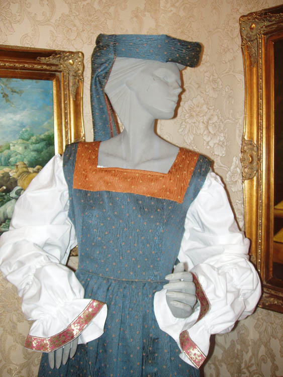 Costume