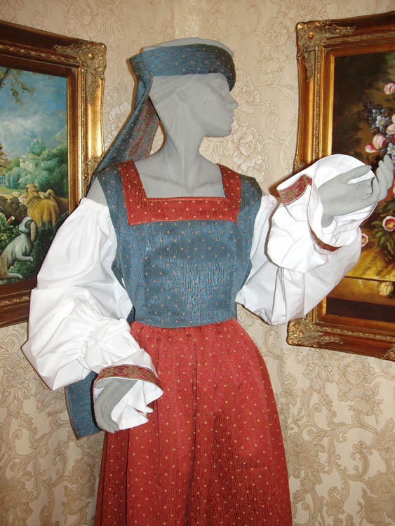 Costume