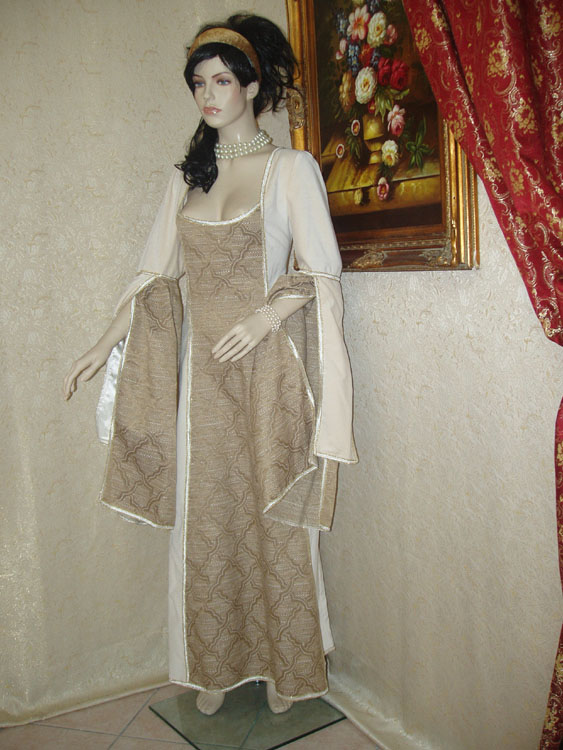 Costume