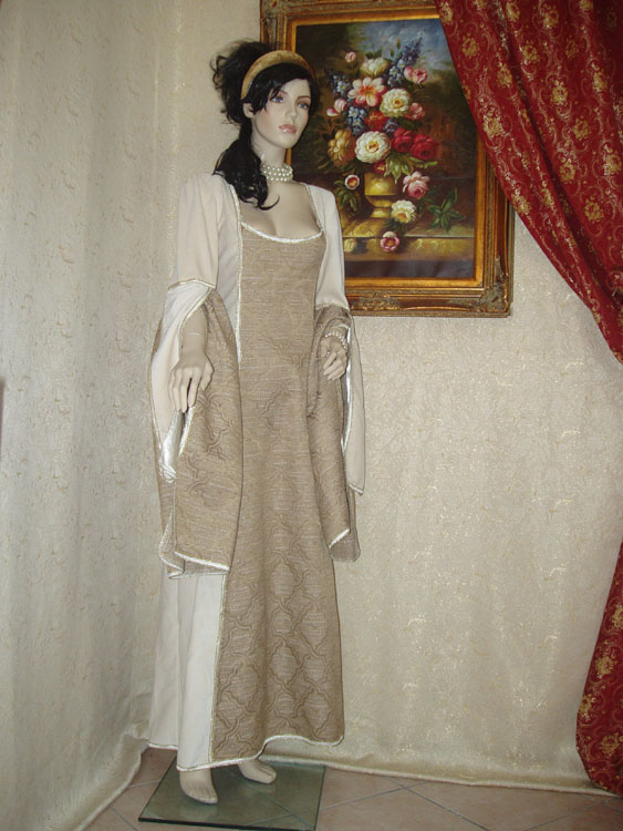Costume