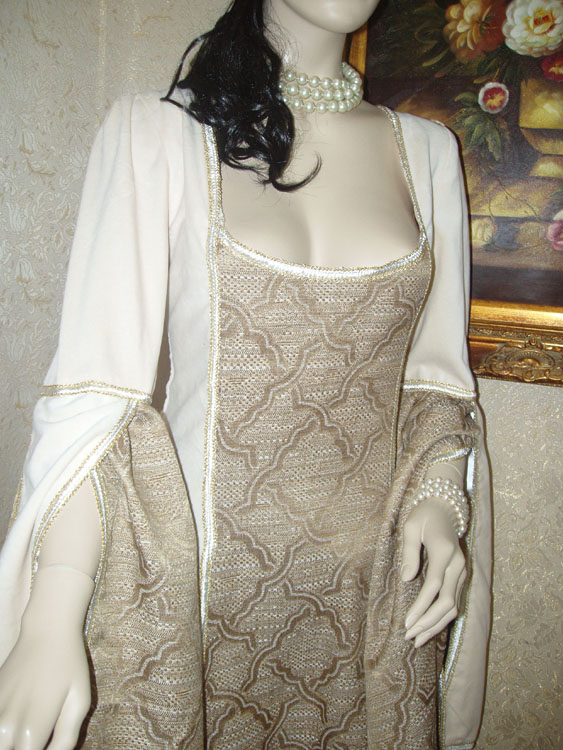 Costume