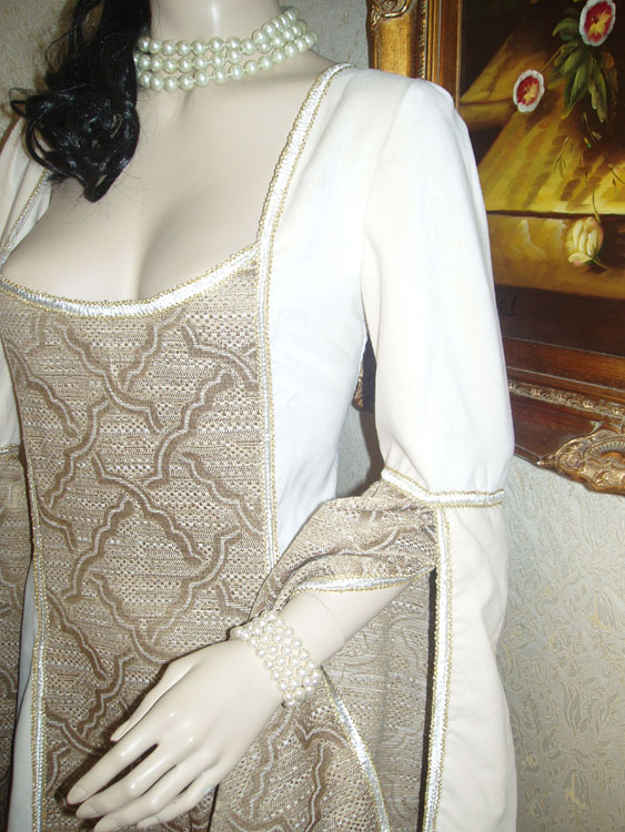 Costume