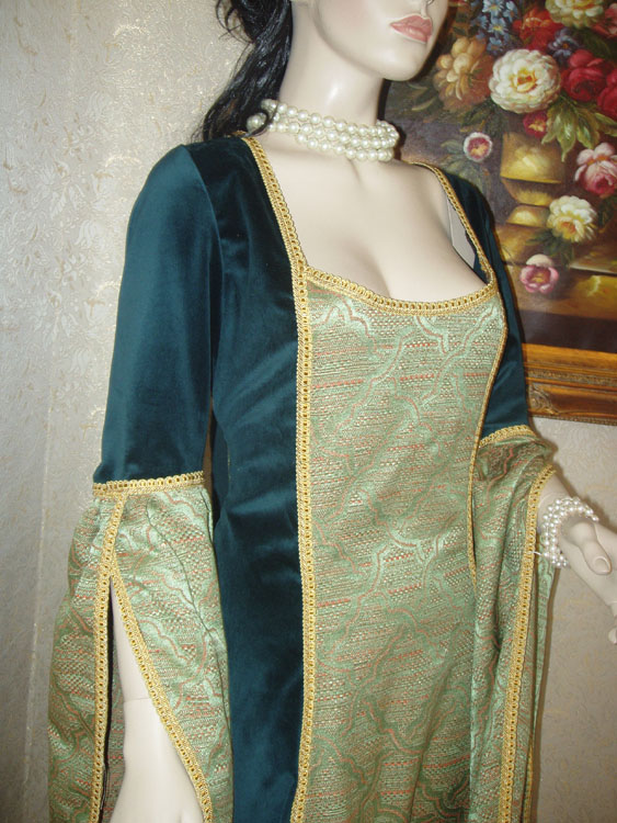 Costume