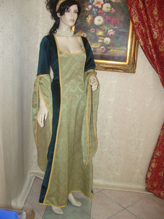Costume