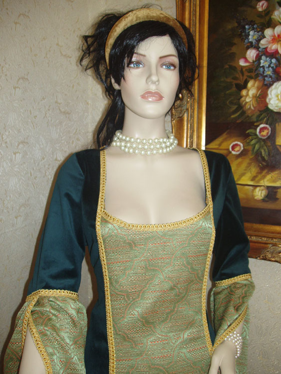 Costume