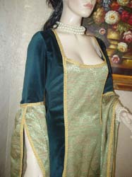 Costume