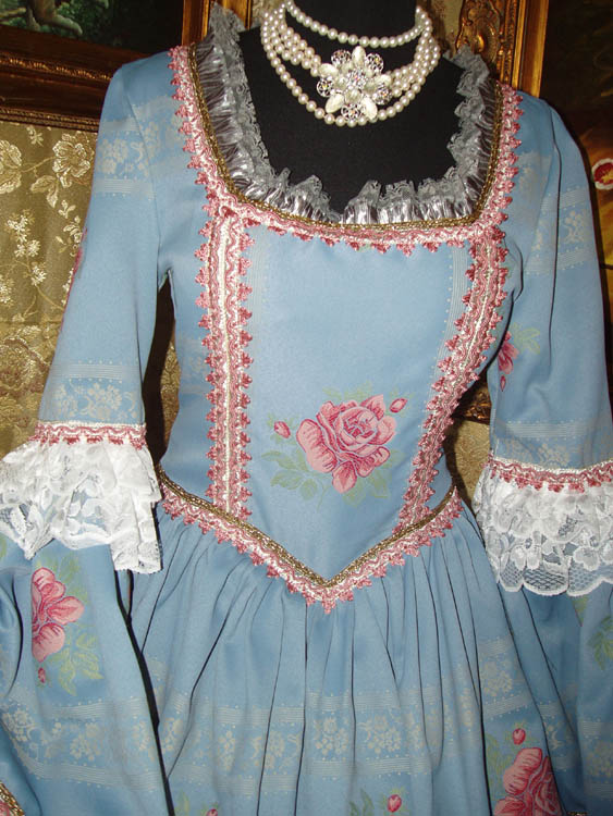 Costume