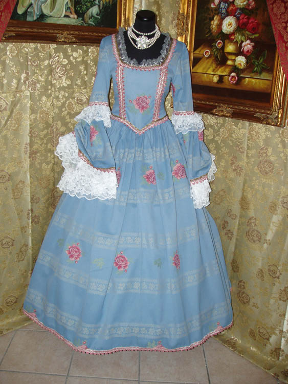 Costume