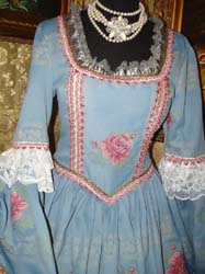 Costume