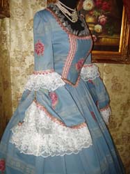 Costume