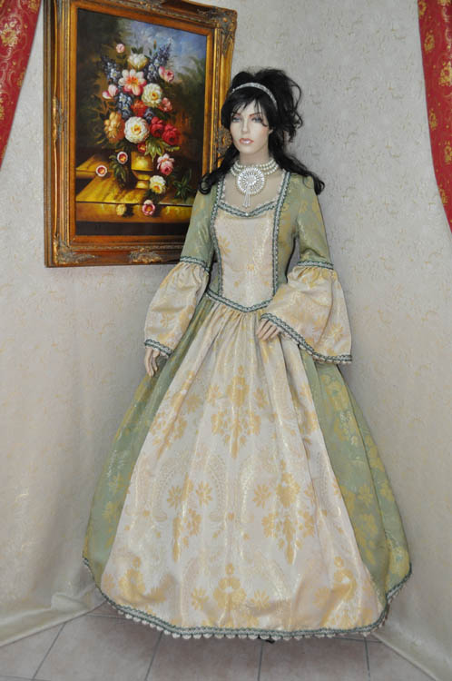 Costume