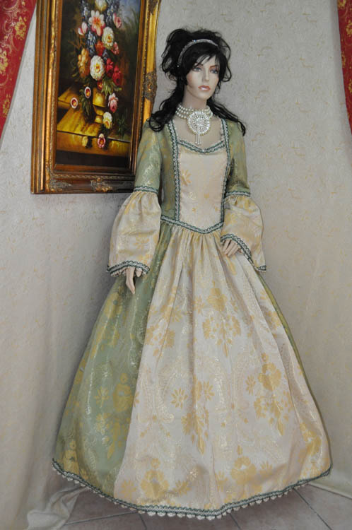 Costume
