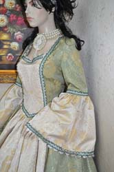 Costume
