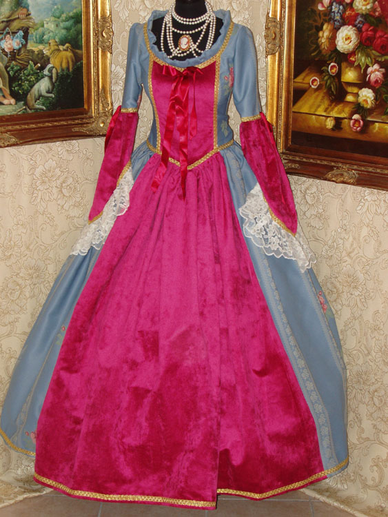 Costume