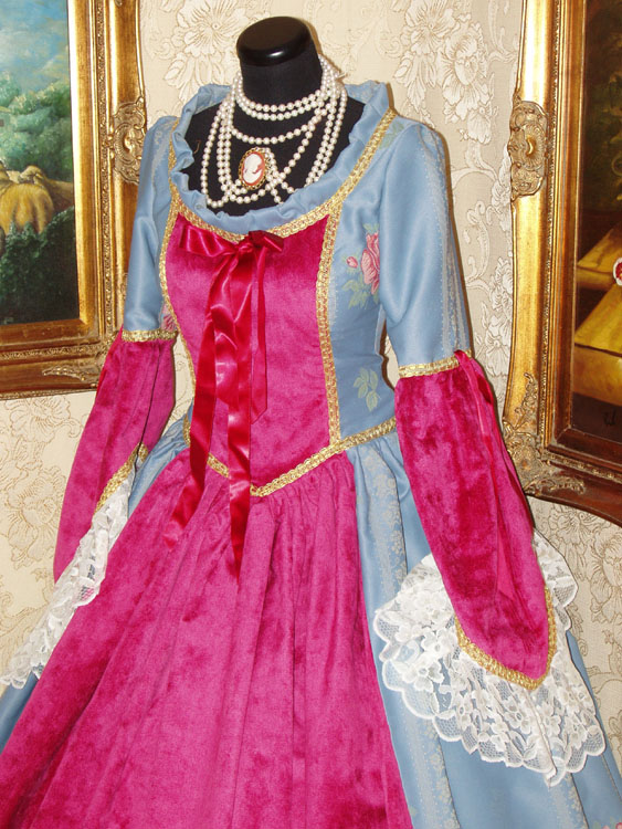 Costume