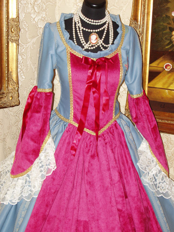 Costume