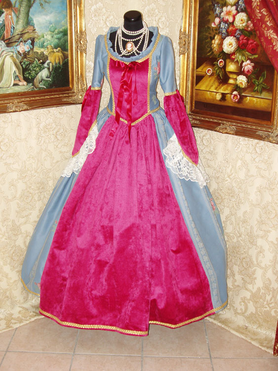 Costume
