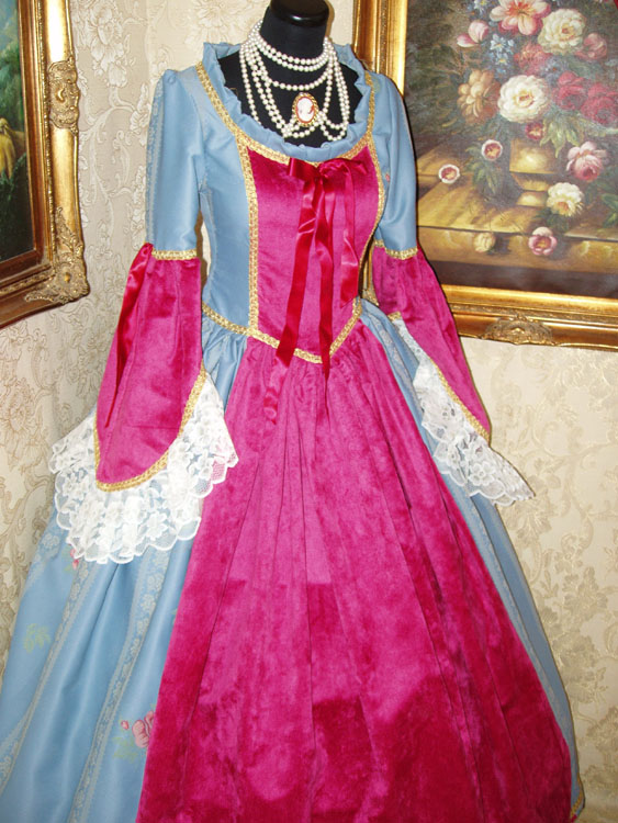 Costume