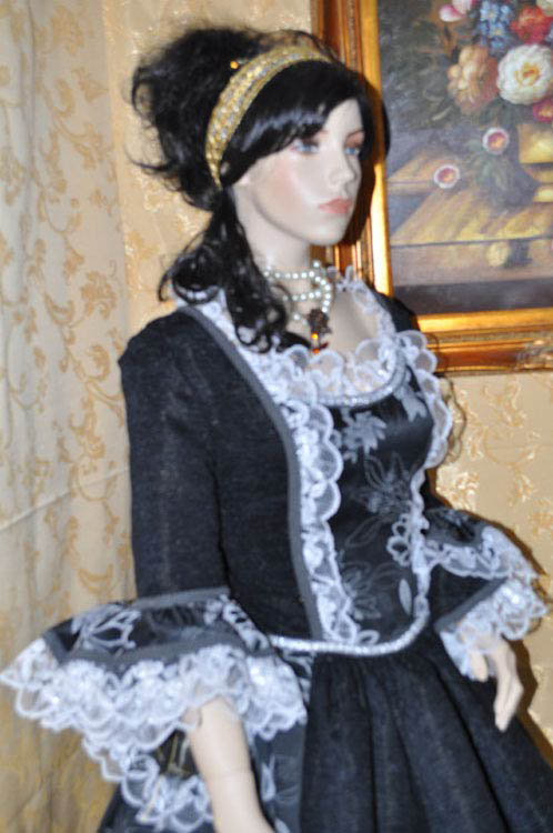 Costume
