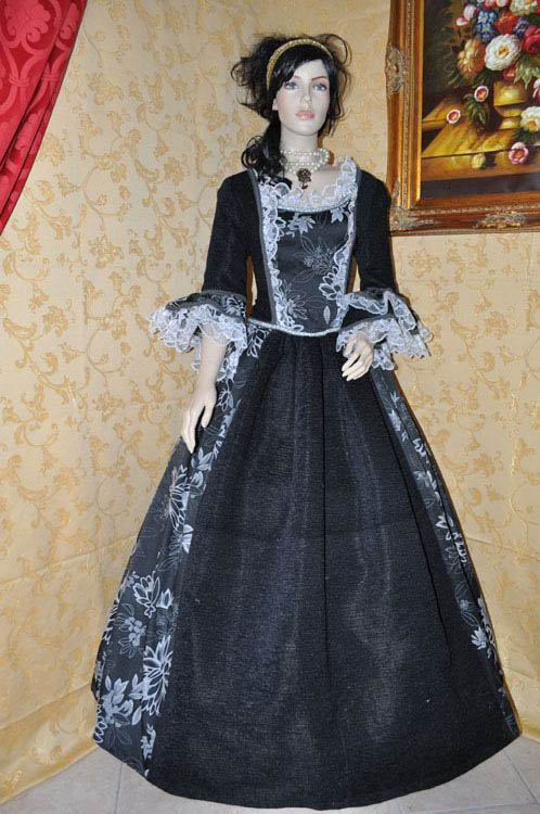 Costume