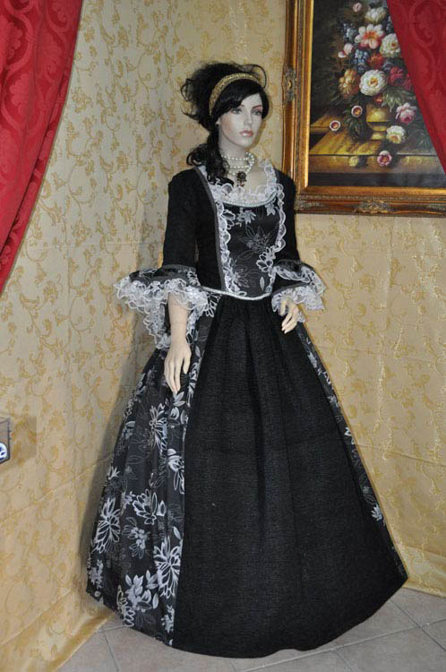 Costume