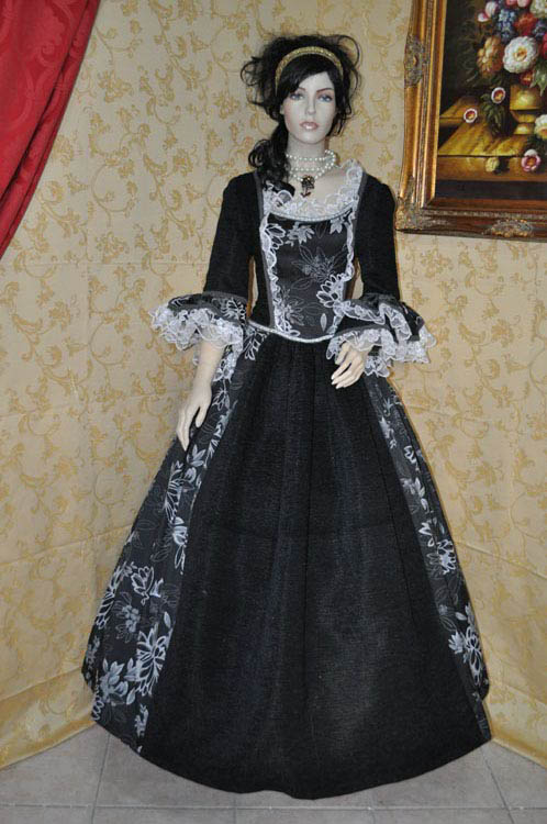 Costume