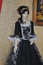 Costume
