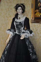 Costume