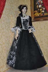 Costume