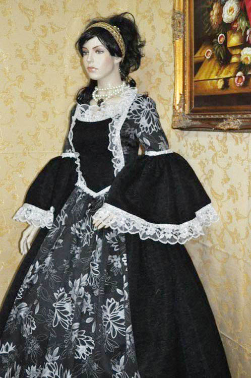 Costume