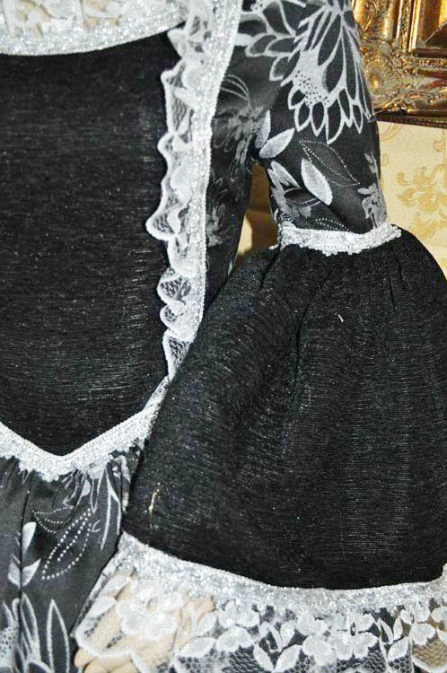 Costume