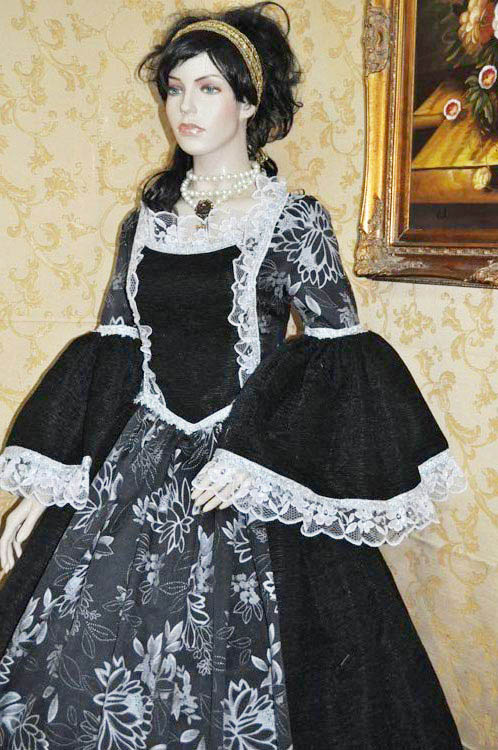 Costume