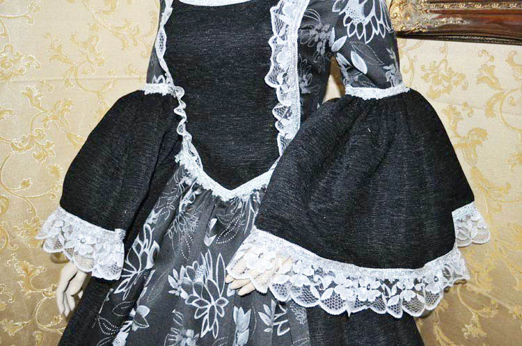Costume