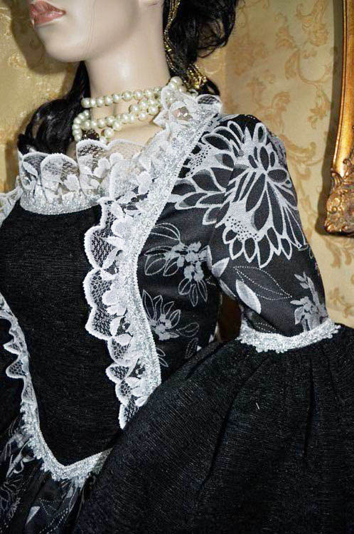 Costume
