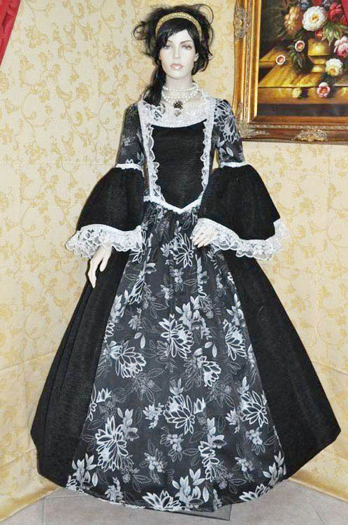 Costume
