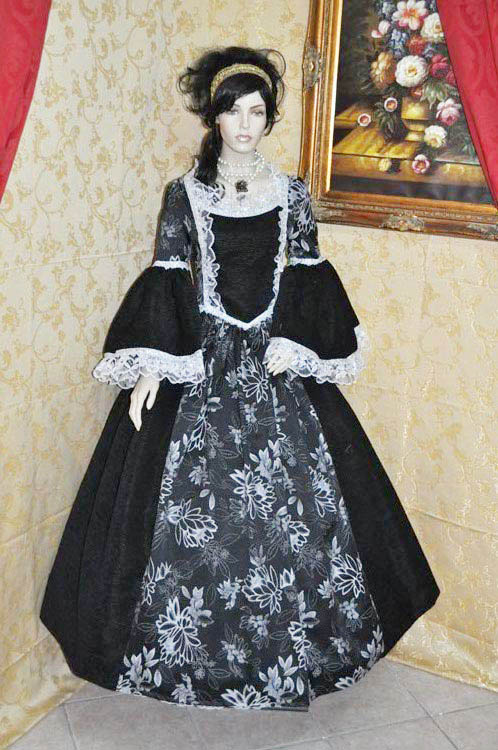 Costume